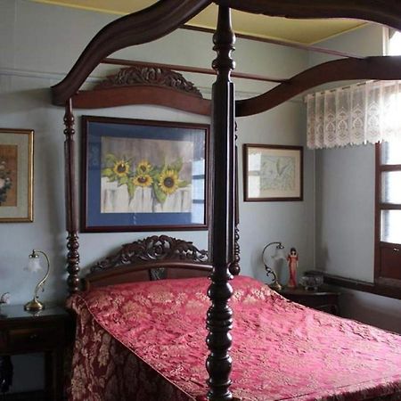 Casa Conchita Bed & Breakfast Taal エクステリア 写真