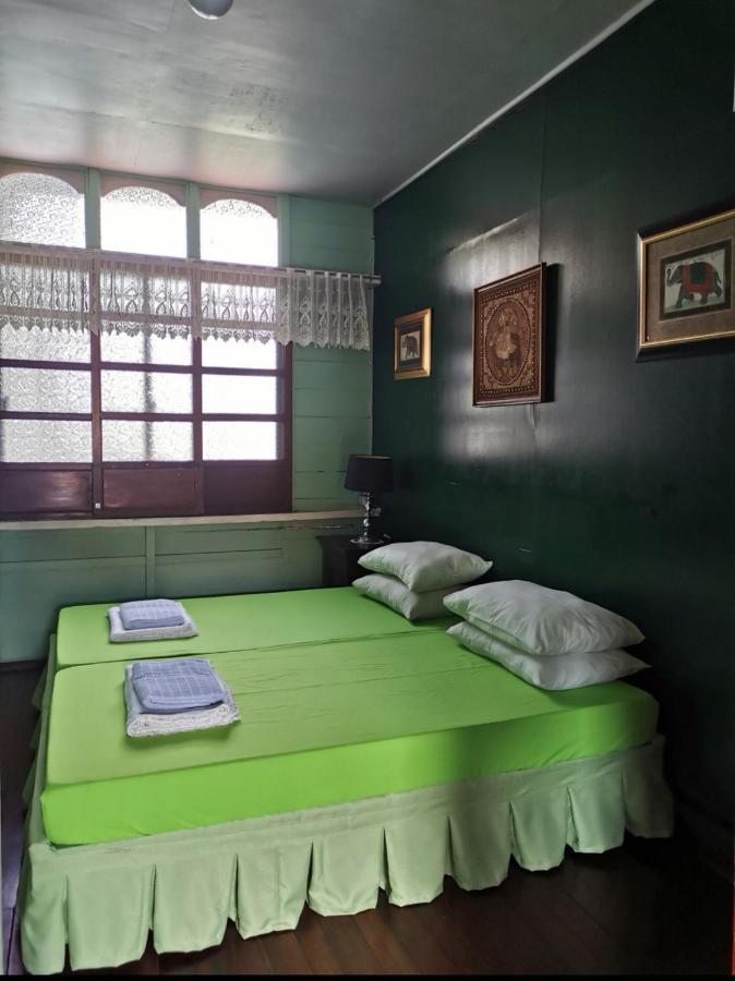 Casa Conchita Bed & Breakfast Taal エクステリア 写真