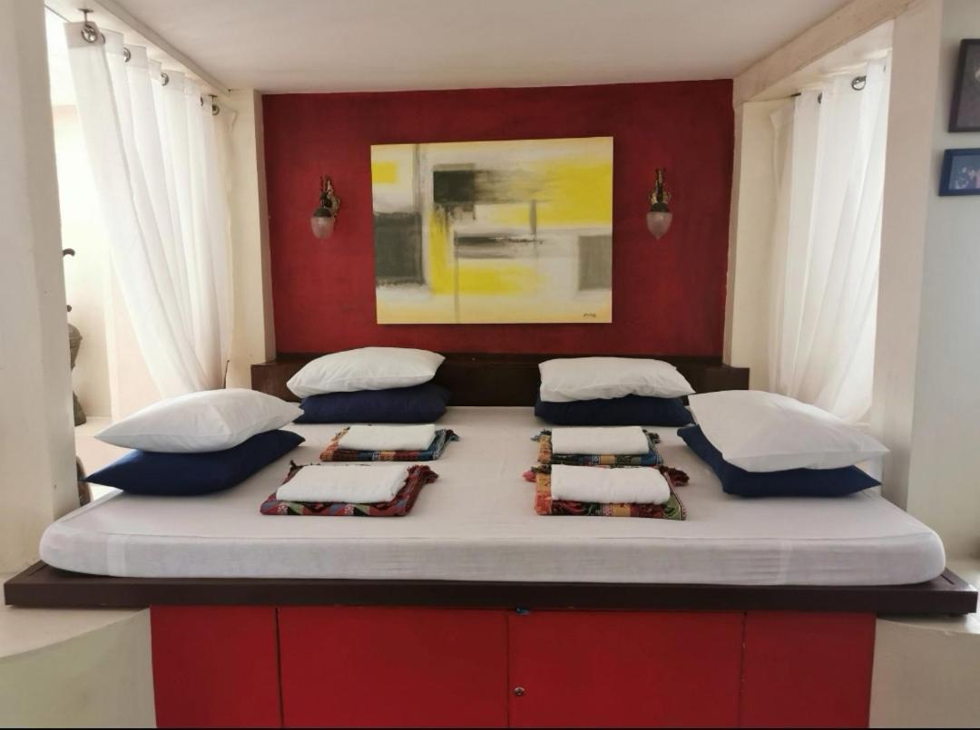 Casa Conchita Bed & Breakfast Taal エクステリア 写真