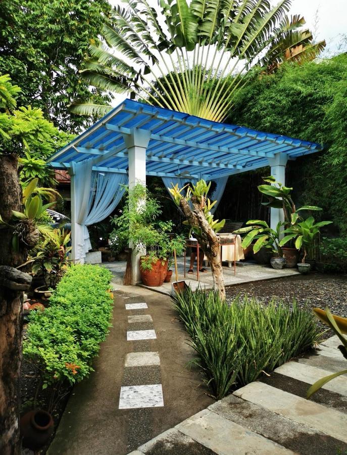 Casa Conchita Bed & Breakfast Taal エクステリア 写真
